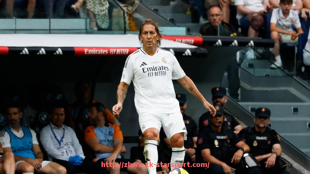 星空体育-英超球员数据对比及竞技表现综合评估